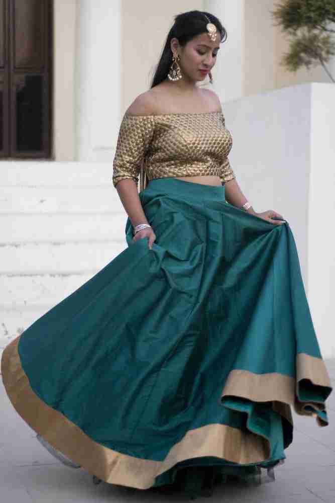 Long skirt with crop top queen 2025
