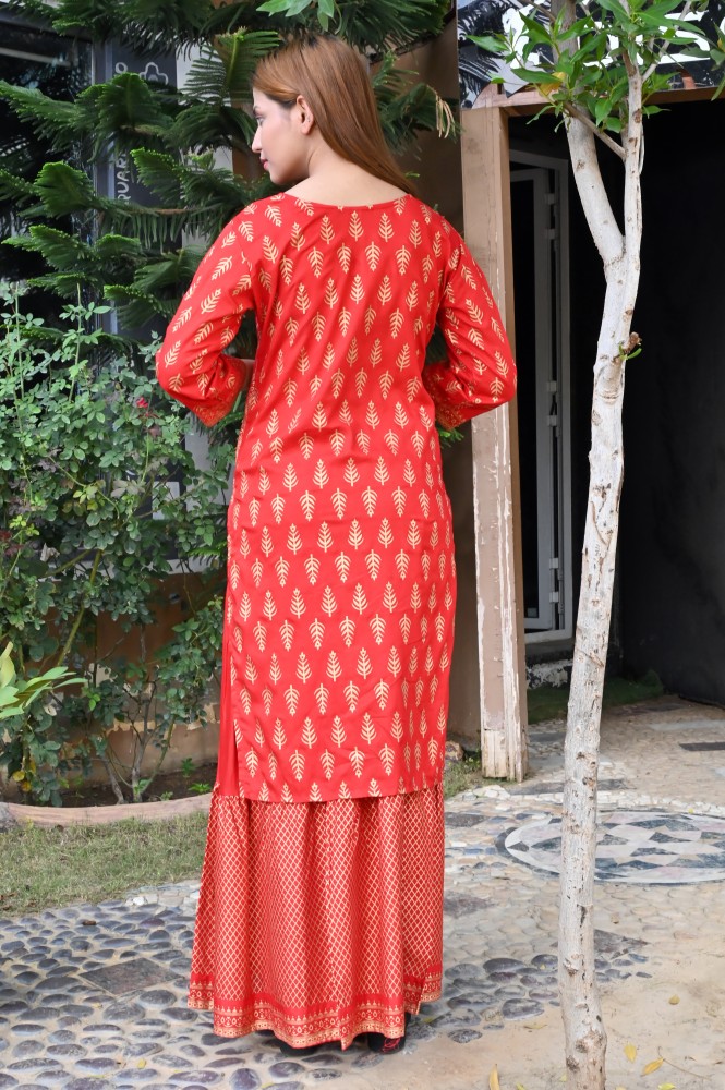 Buy online Embroidered Floral Print Layered Kurta from Kurta Kurtis for  Women by Meena Bazaar for 2999 at 25 off  2023 Limeroadcom