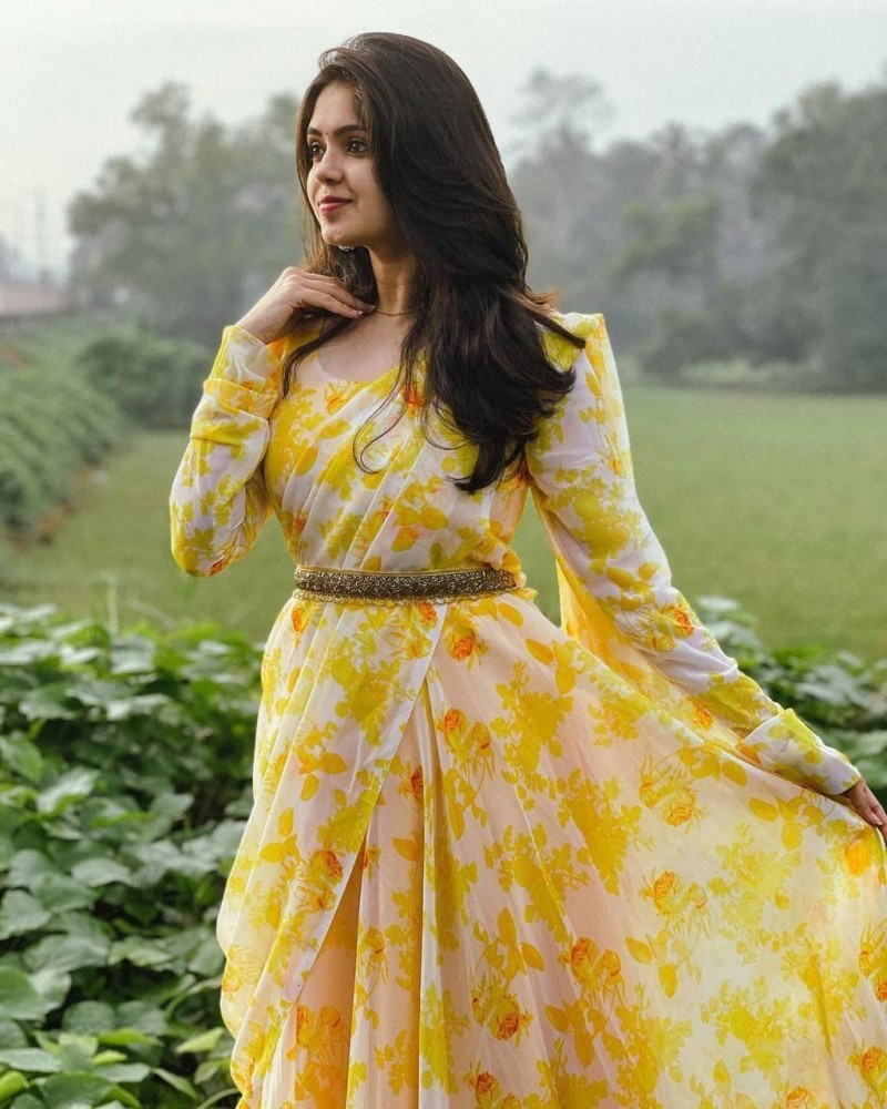 Yellow hot sale gown flipkart