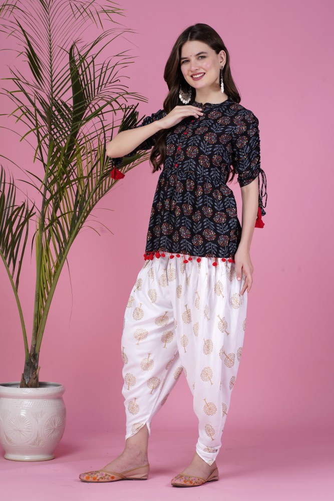 Buy Girls Liva Pink Embroidered Kurta With Dhoti Pants And Green Dupatta  Online - Aurelia