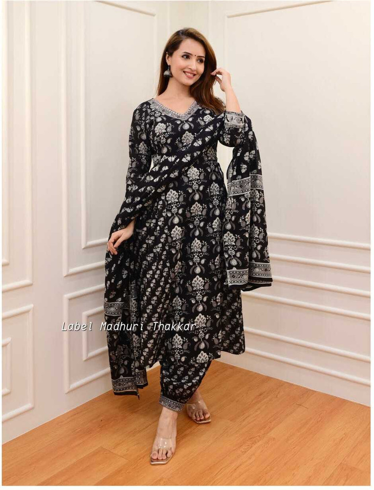 UNIQUE LOOKS Women Kurta Pant Dupatta Set Buy UNIQUE LOOKS Women Kurta Pant Dupatta Set Online at Best Prices in India Flipkart