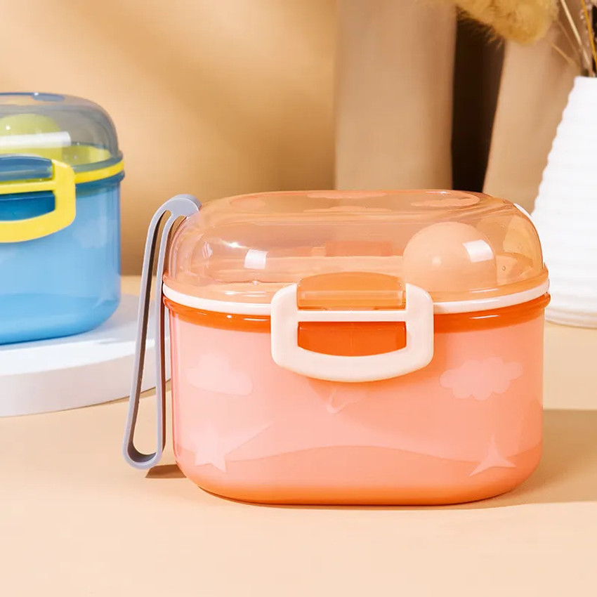 Travel milk outlet powder dispenser