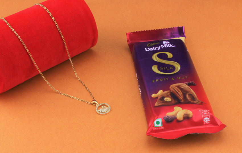 SurpriseForU Premium Diamond Swan Chain With Dairy Milk Silk