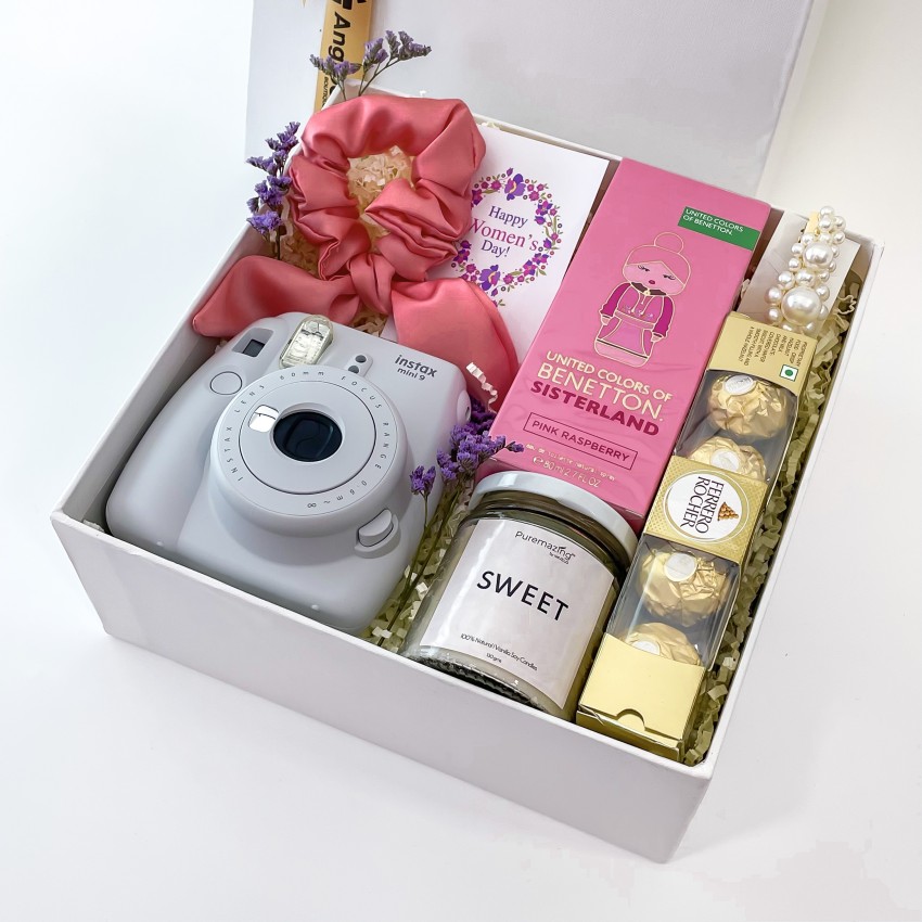 angroos Happy Vibes Women's Day Gift Hamper With Chocolates, Camera,  Candle, And More Combo Price in India - Buy angroos Happy Vibes Women's Day  Gift Hamper With Chocolates, Camera, Candle, And More