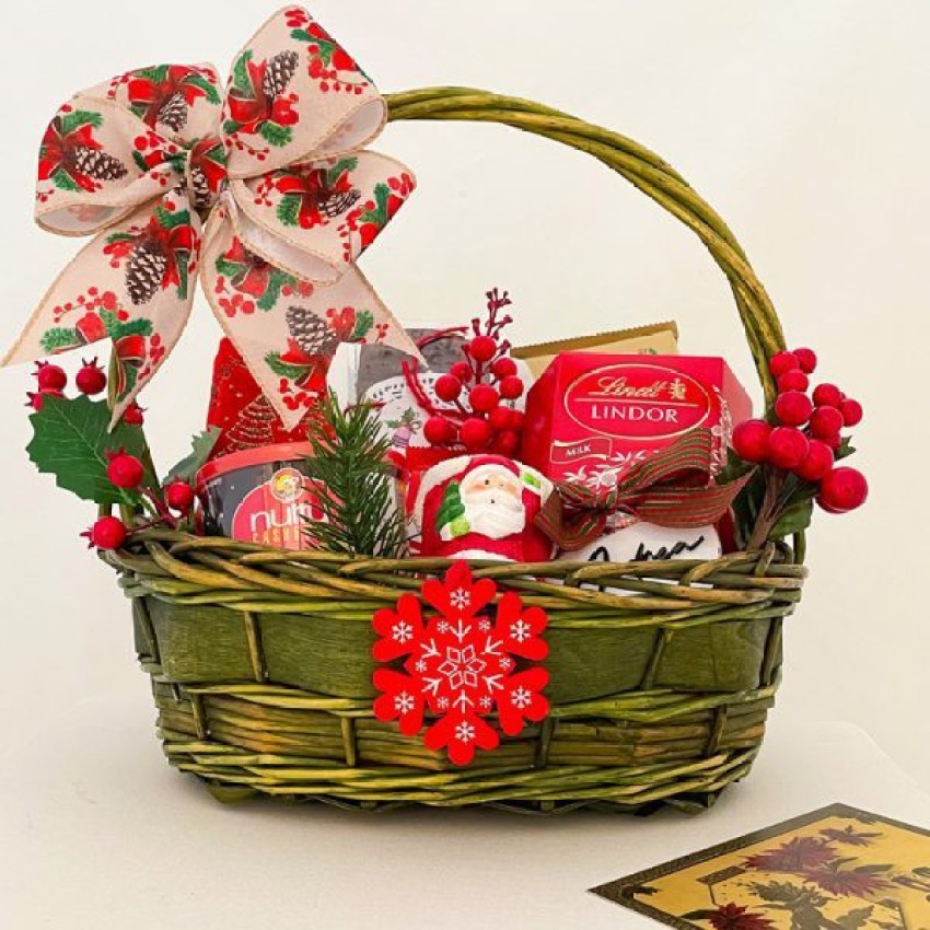 https://rukminim2.flixcart.com/image/850/1000/xif0q/fmcg-combo/r/r/j/delightful-christmas-gift-hampers-with-cake-christmas-cap-original-imaghvfggzzhuwgw.jpeg?q=90