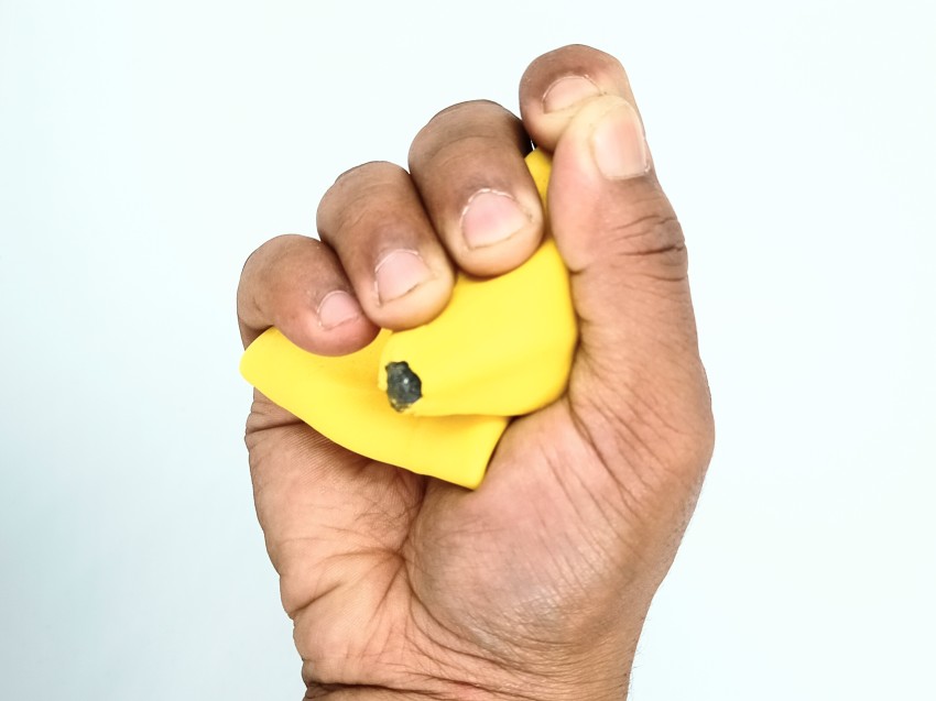  SUMAG Rubber Fake Banana from Empty Hand Imitation