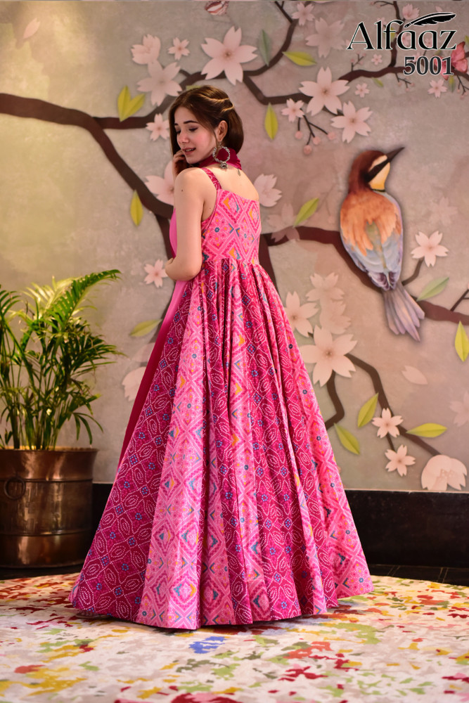 Flipkart gown below deals 500