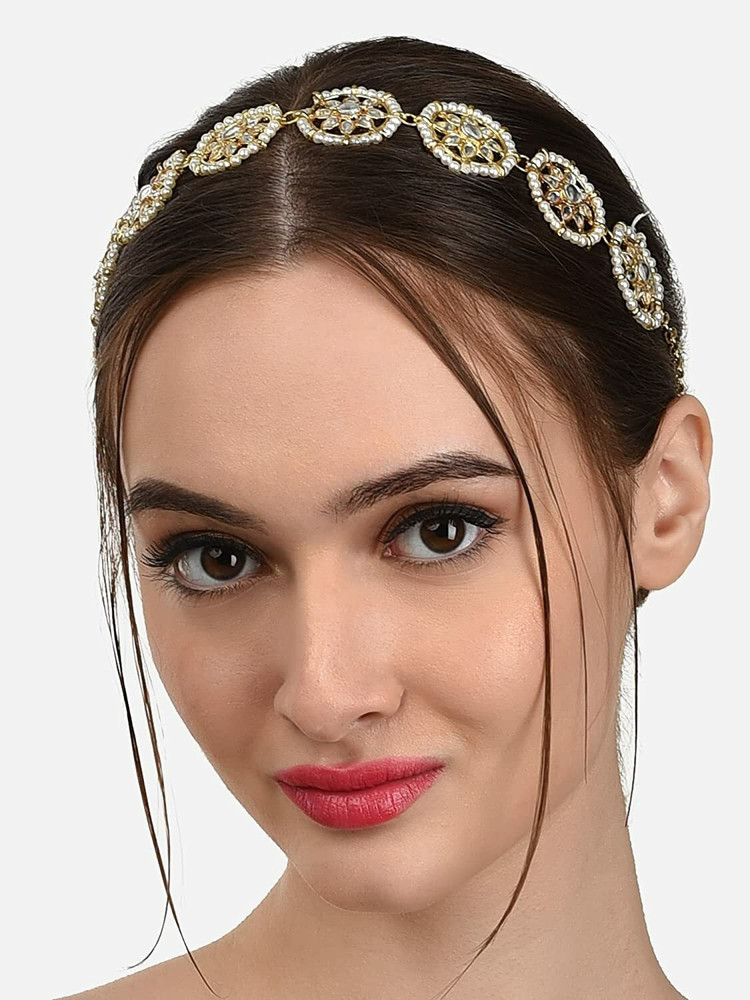 Fashion head jewellery store