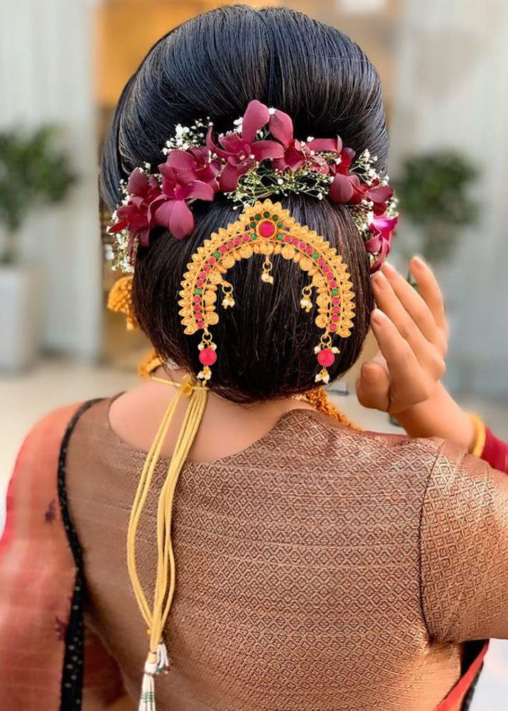 Latest Bridal Hair Brooch Inspiration | Indian Wedding Inspiration | Bridal  Inspiration | Bridal hair brooch, Hair brooch, Bridal hairdo
