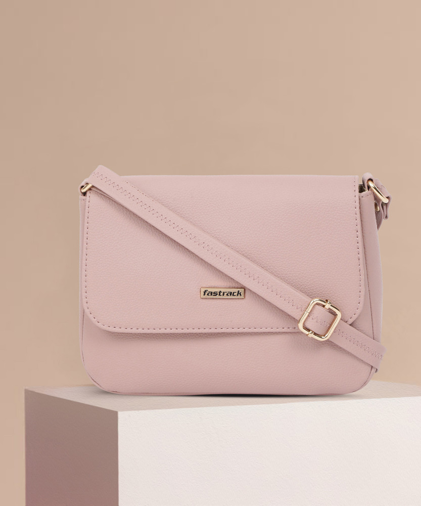Fastrack hot sale bags flipkart