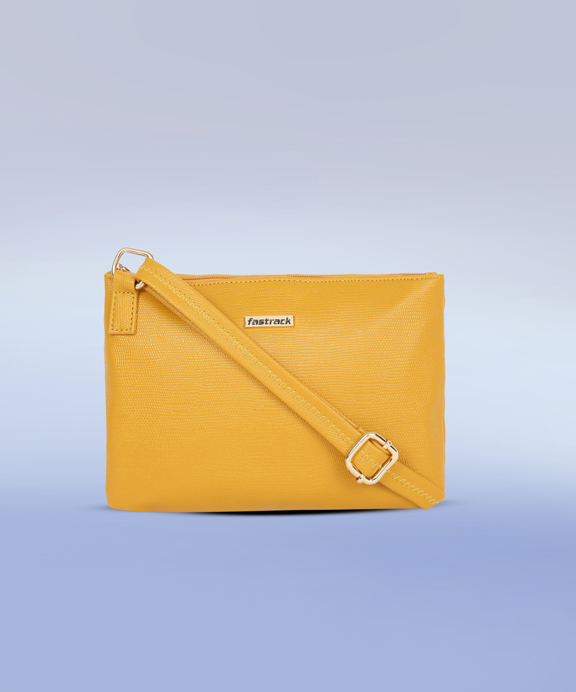 Top more than 176 fastrack bags online flipkart esthdonghoadian