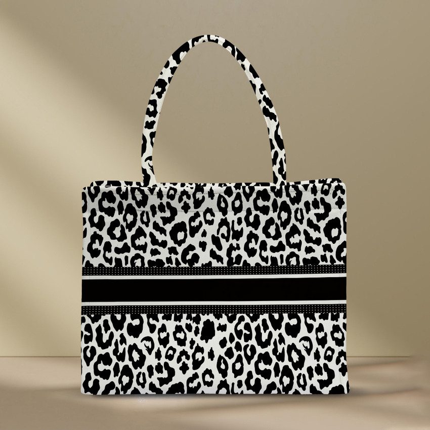 Black and new arrivals white shopping bag