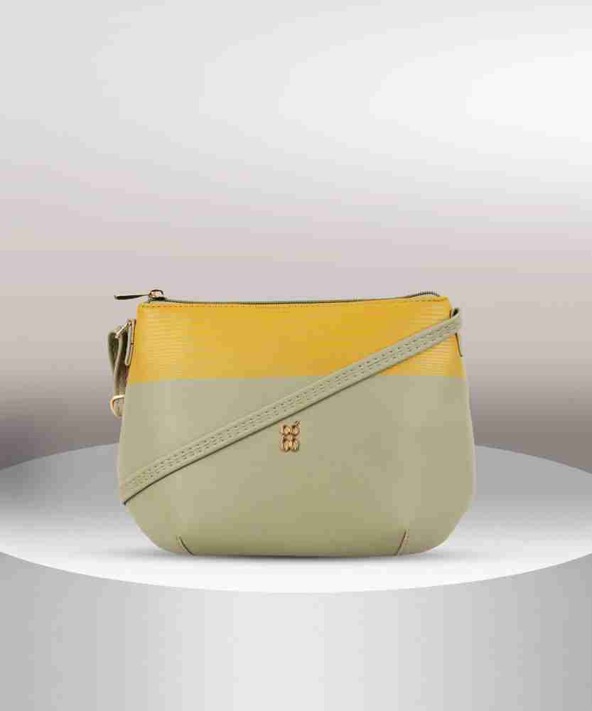 Baggit sling bags on sale flipkart