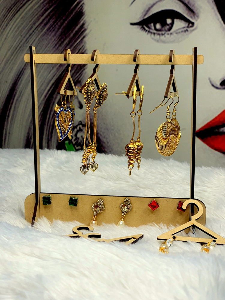 Stand earring top