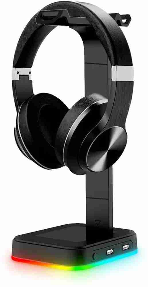 Wireless gaming headset charging dock outlet
