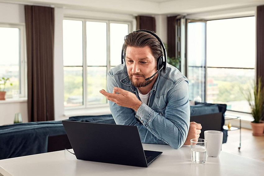 Sennheiser pc 8 shop vs 8.2