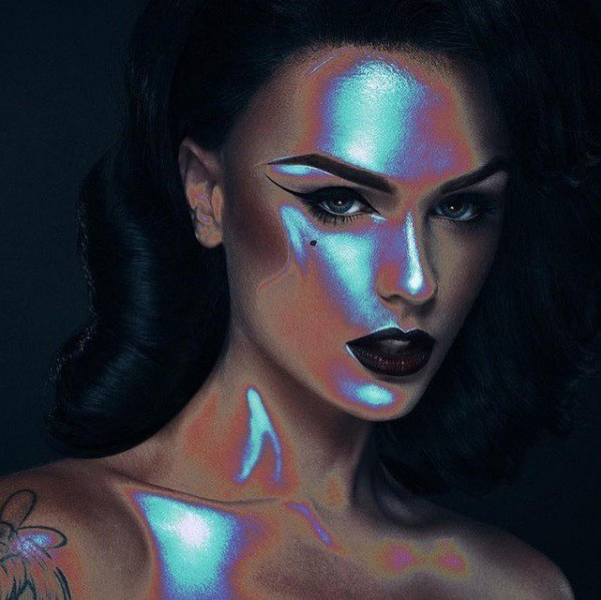Blue cheap face highlighter