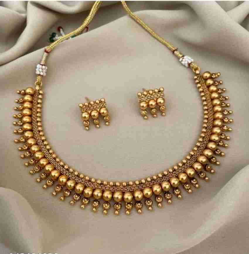 Simple gold jewellery on sale set