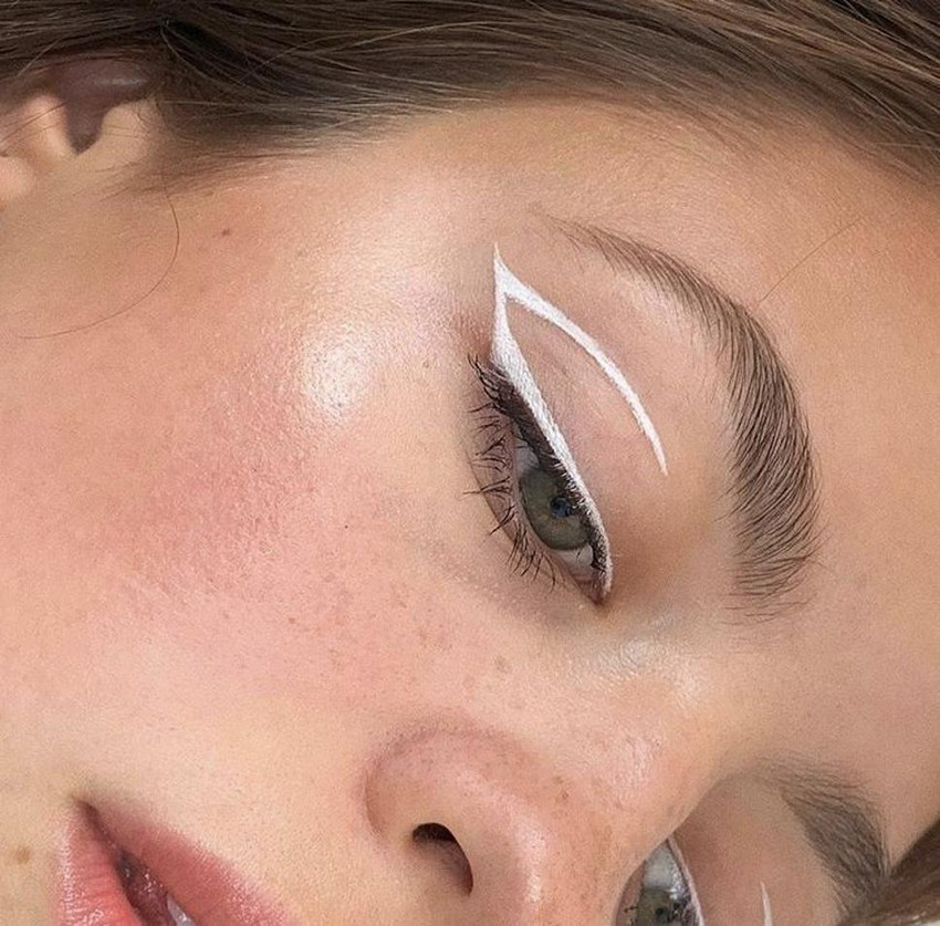 Eyeliner aesthetic online