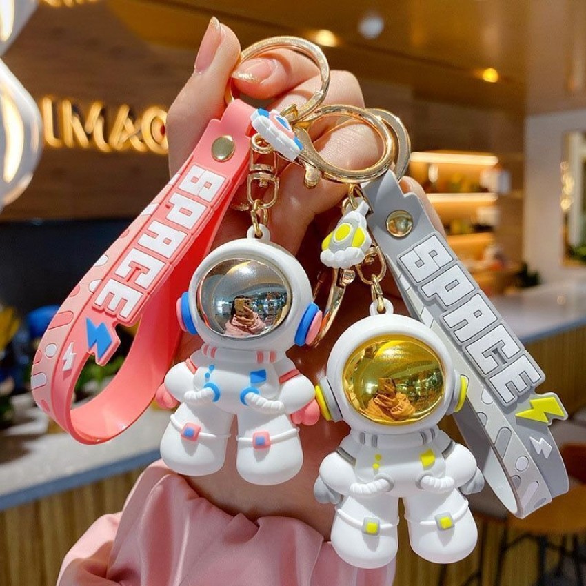 Lv hot sale spaceman keychain