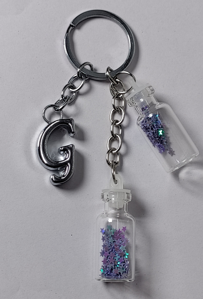 MOREL G LETTER KEYCHAIN WITH COLORIZED SHINING STAR DRIFTING 2