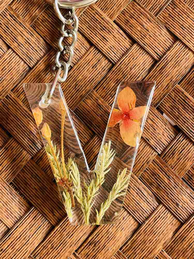 crafcan Transparent resin letter V keyring Gift for your loved