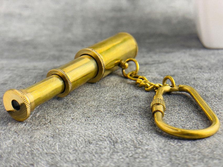 Photo outlet telescope keychain