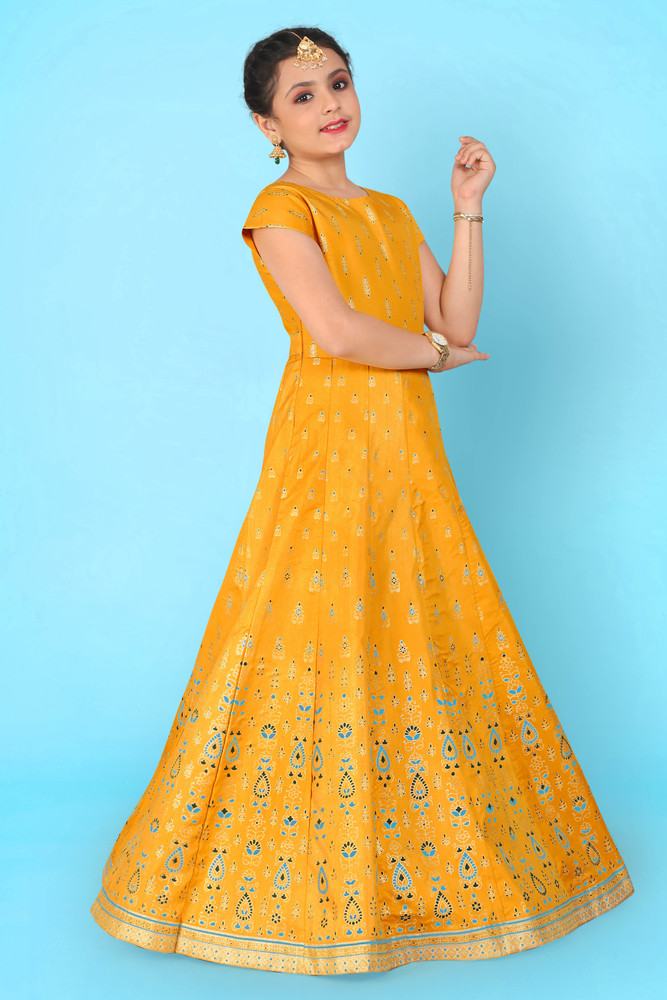 Discover 74+ 20 years old girl dress - highschoolcanada.edu.vn