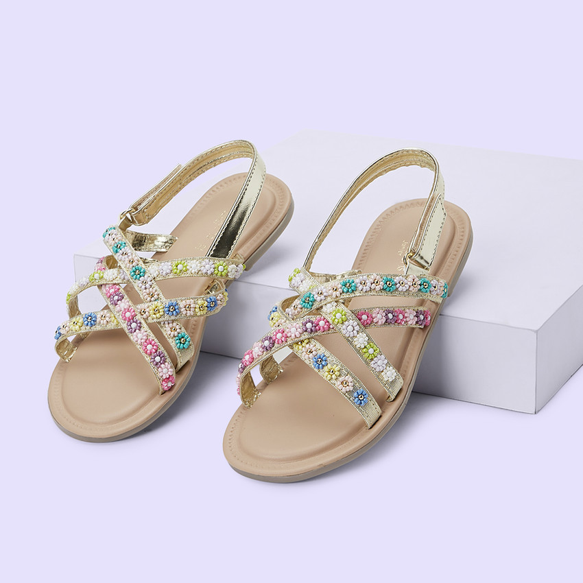 Pantaloons ladies sandals on sale