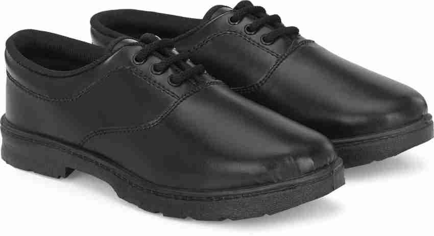Relaxo black outlet school shoes