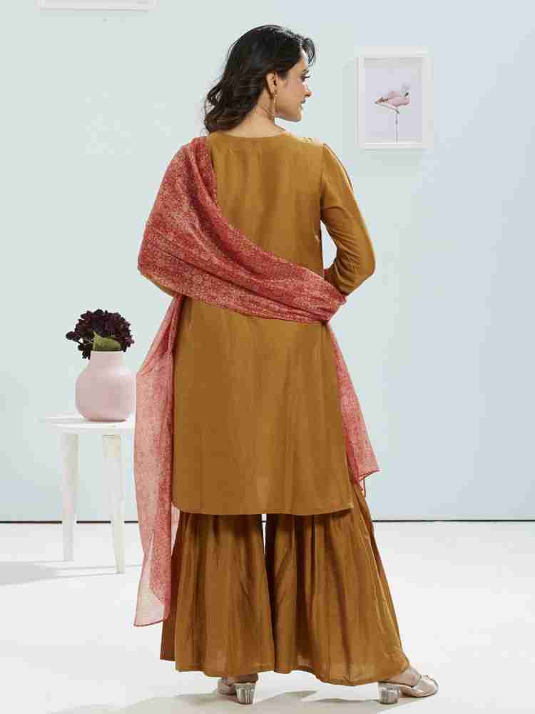 SUUMAYA Women Solid Straight Kurta - Buy SUUMAYA Women Solid Straight Kurta  Online at Best Prices in India