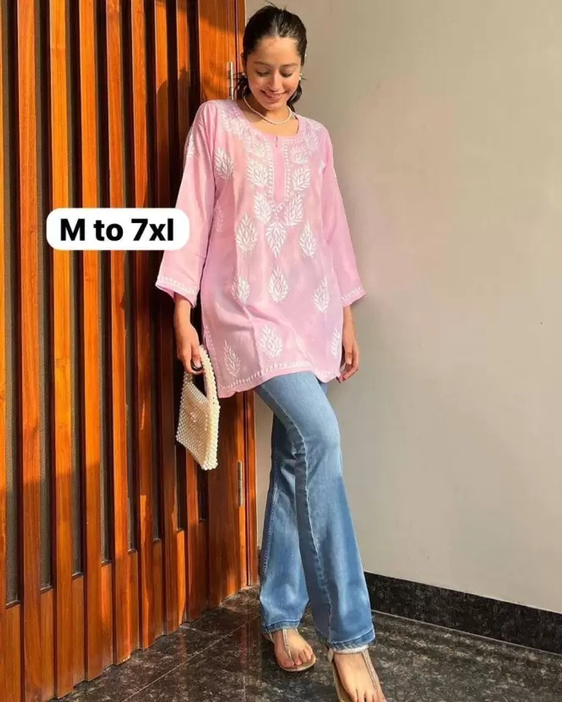 matrushri fabrics Women Embellished Embroidered Straight Kurta