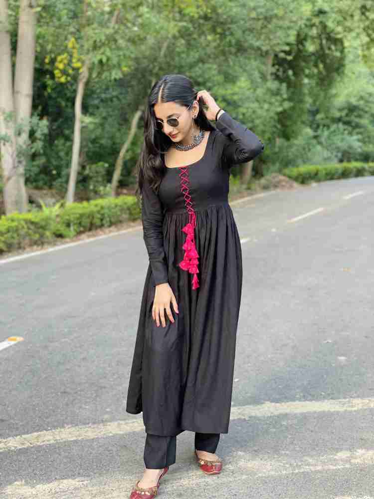 Black kurti design sales with jeans
