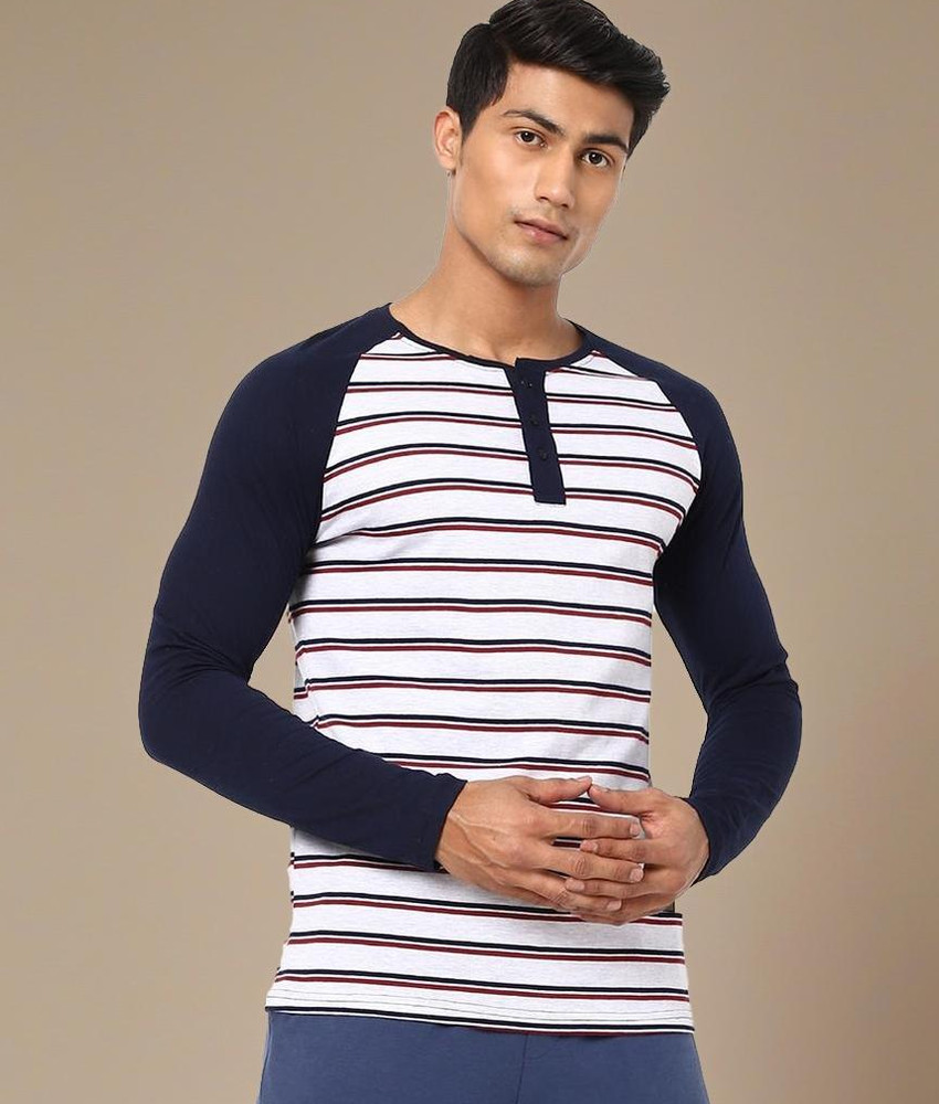 Pantaloon online clearance t shirts