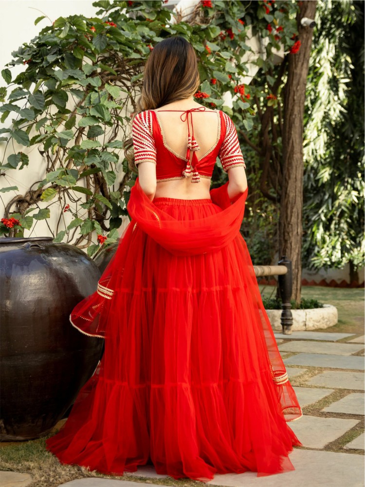 Backless lehenga deals choli designs