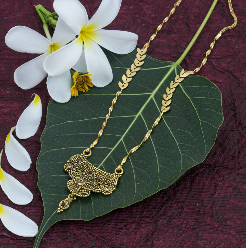 Gold chain designs top with side locket