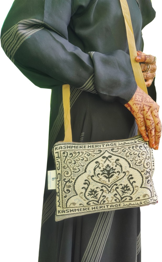 https://rukminim2.flixcart.com/image/850/1000/xif0q/mat/k/l/f/safri-janamaz-travel-prayer-mat-pocket-friendly-prayer-mat-original-imagpzkrwheke5dq.jpeg?q=90