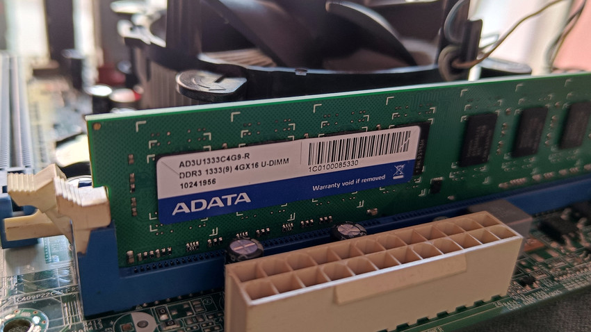 Motherboard with i3 processor and 4gb ram sales