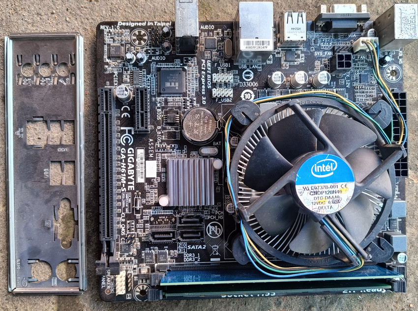 Dtech Gigabyte H61 Motherboard with 3rd gen Core i5 3470 processor and 8Gb Ram Motherboard Dtech Flipkart