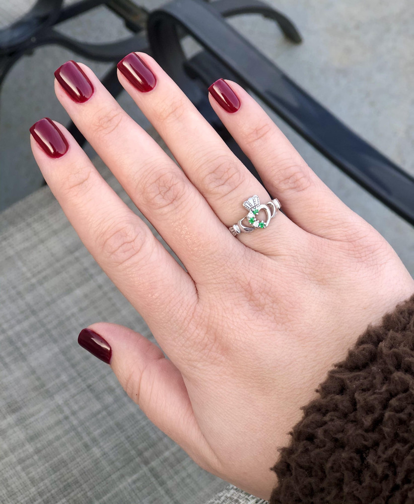 2,704 Maroon Nails Images, Stock Photos, 3D objects, & Vectors |  Shutterstock
