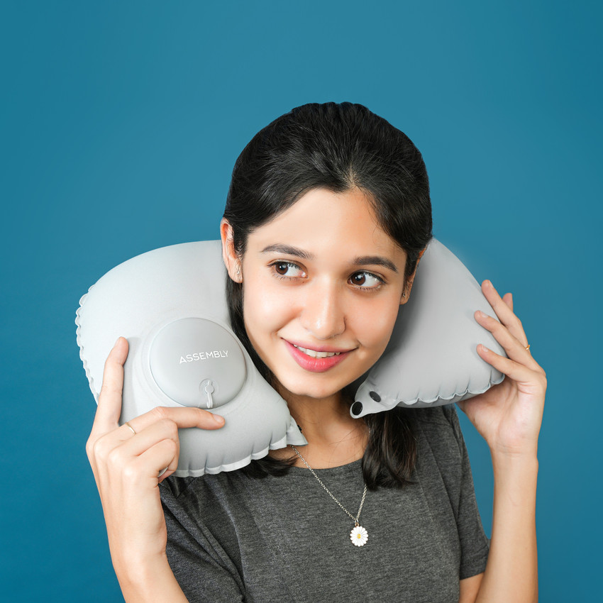 Self inflating travel neck pillow 2025
