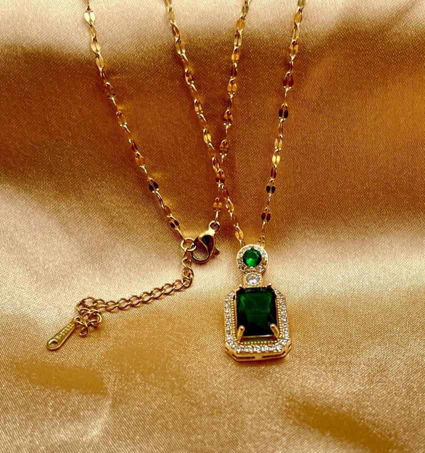 YourBlingBox Chain Necklace with Pendant Emerald stone Cubic