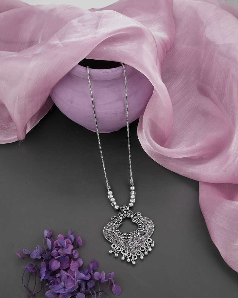 Silver necklace flipkart deals