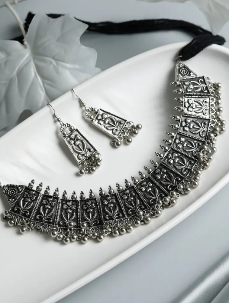 Silver necklace set sales with price