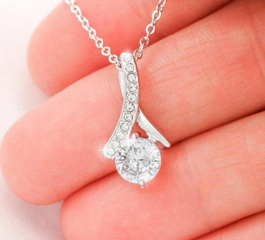 Best pendant for girlfriend store