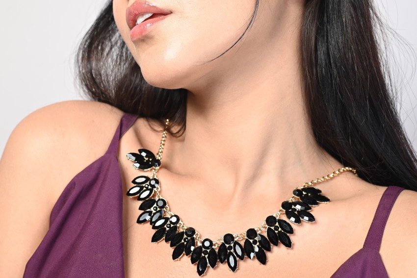 New Fashion Women Simple Black Crystal Short Clavicle Chain Female