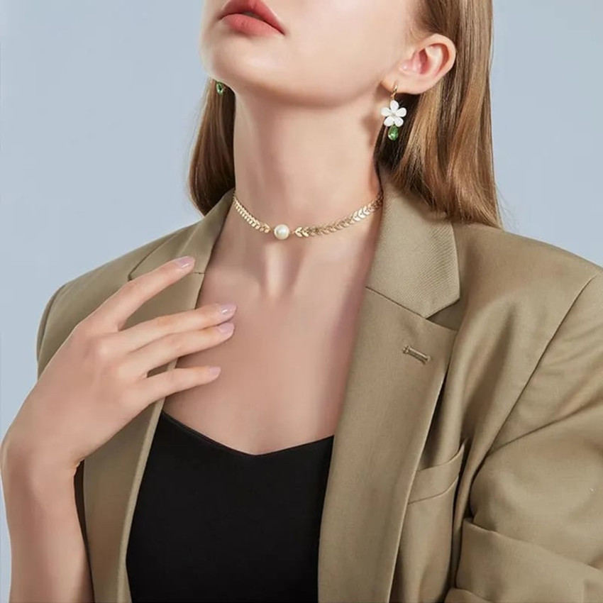 Choker necklace for girl online
