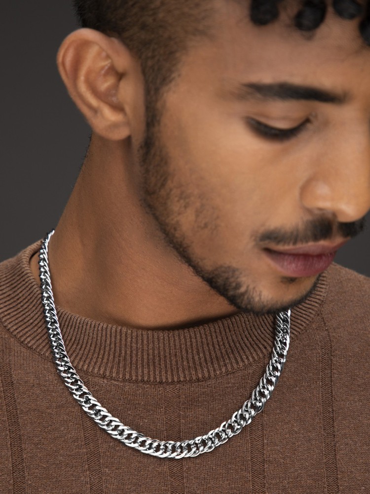 Neck clearance chain man