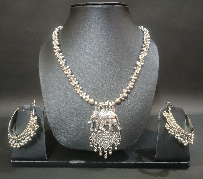 Lac sales necklace set