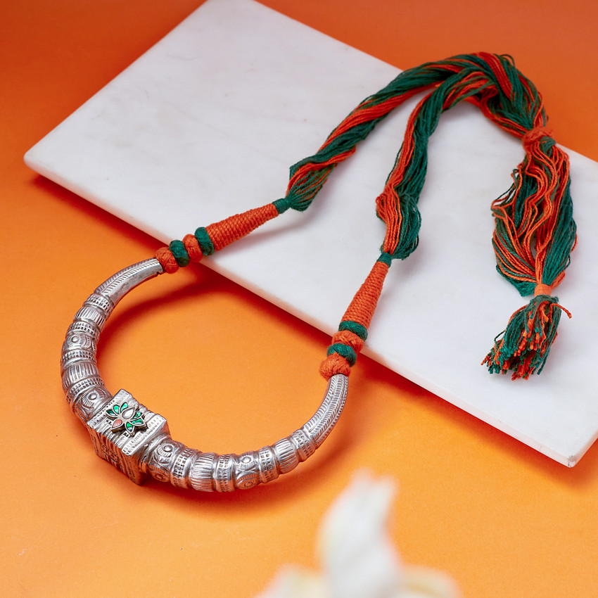 Hasli necklace online new arrivals